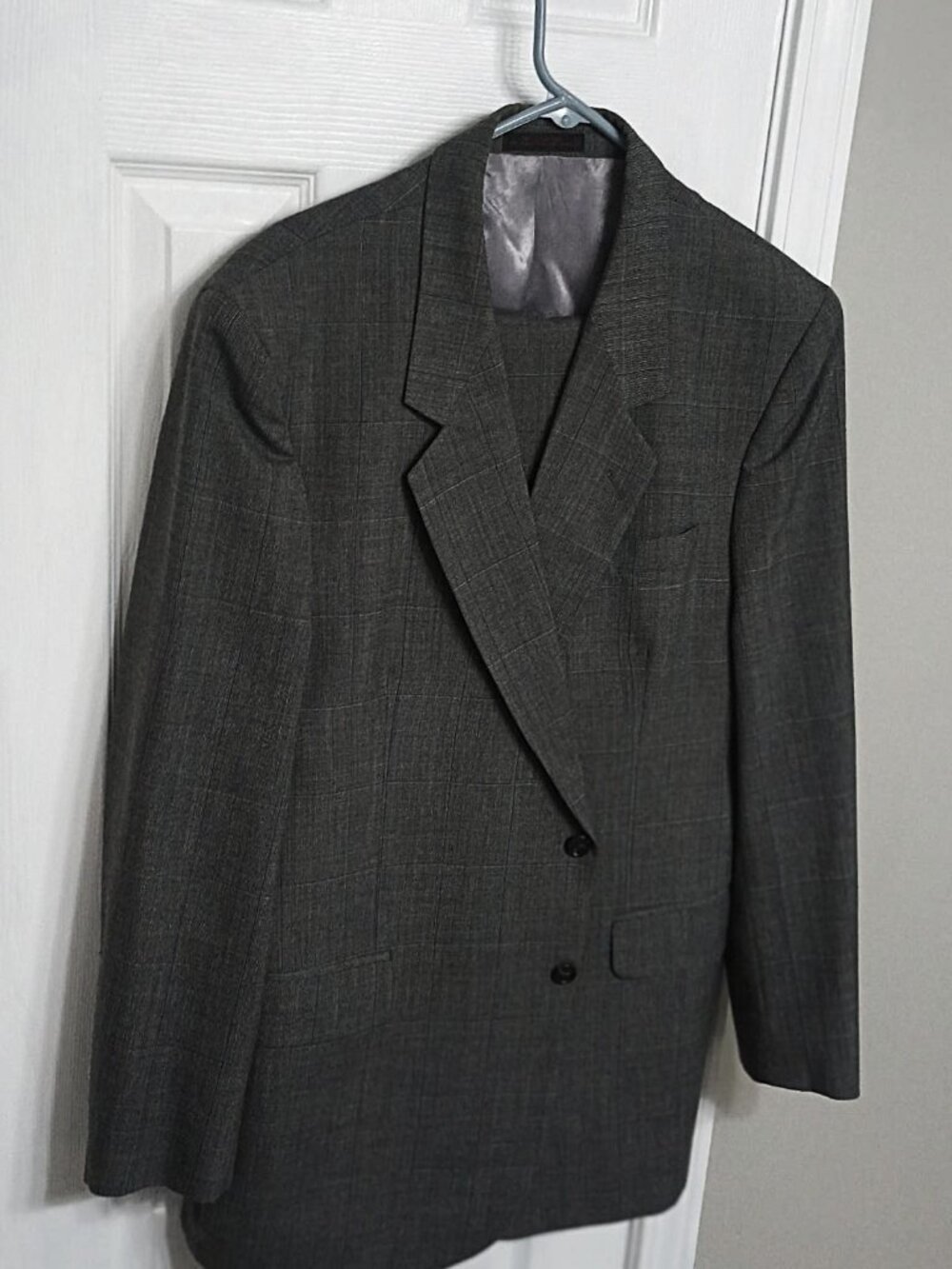Yorkshire LTD Men Gray 2 Piece Suit  44L